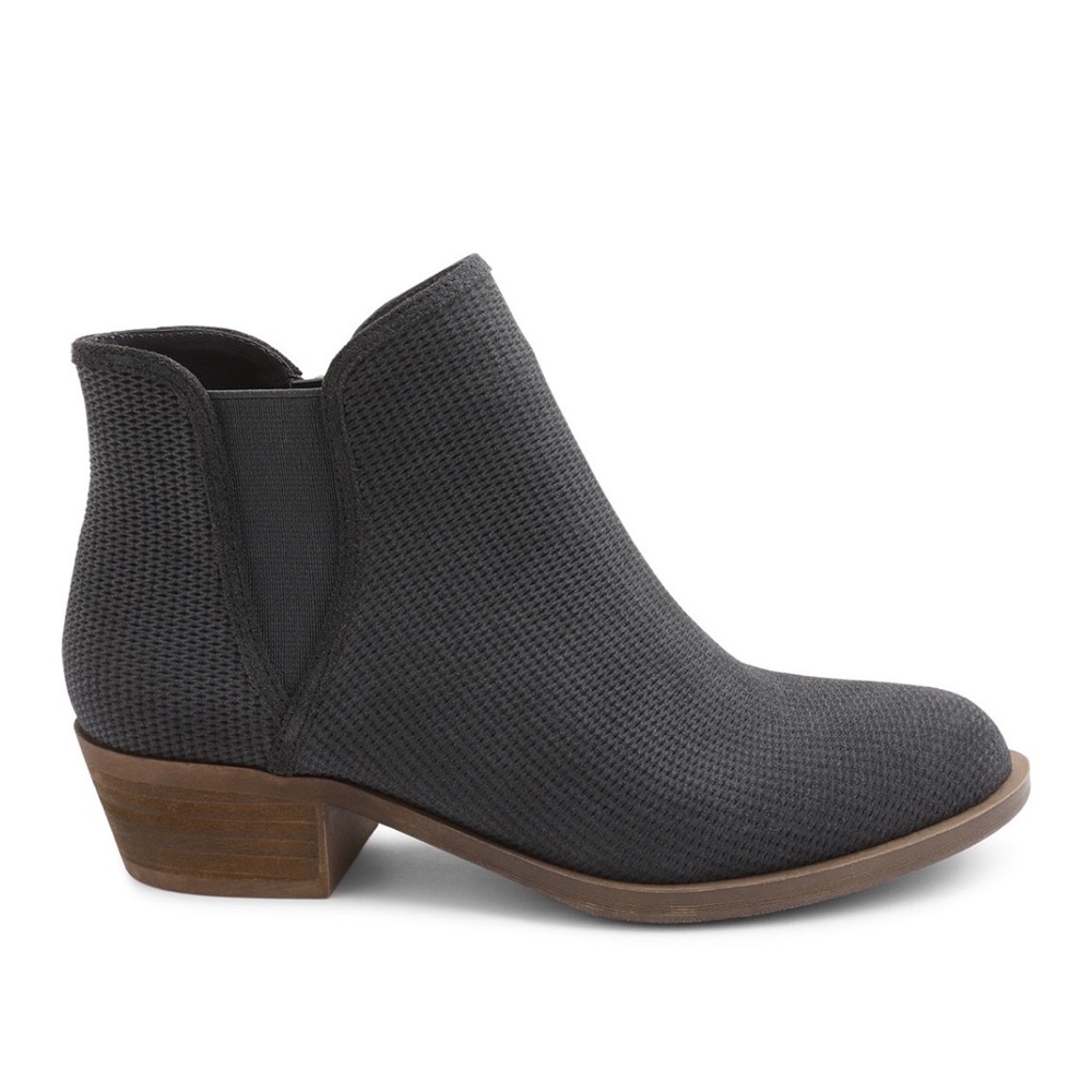 Kensie Gerona Perforated Dark Grey Suede Bootie - Picture 7 of 9